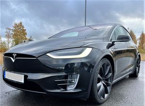 Tesla Model X bild 11