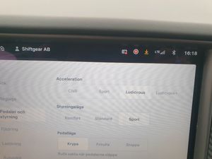 Tesla Model X bild 28