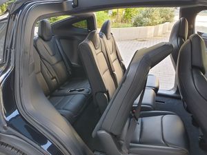 Tesla Model X bild 19
