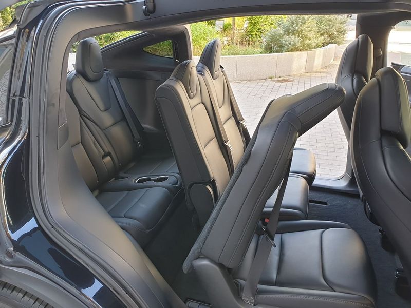 Tesla Model X bild 19