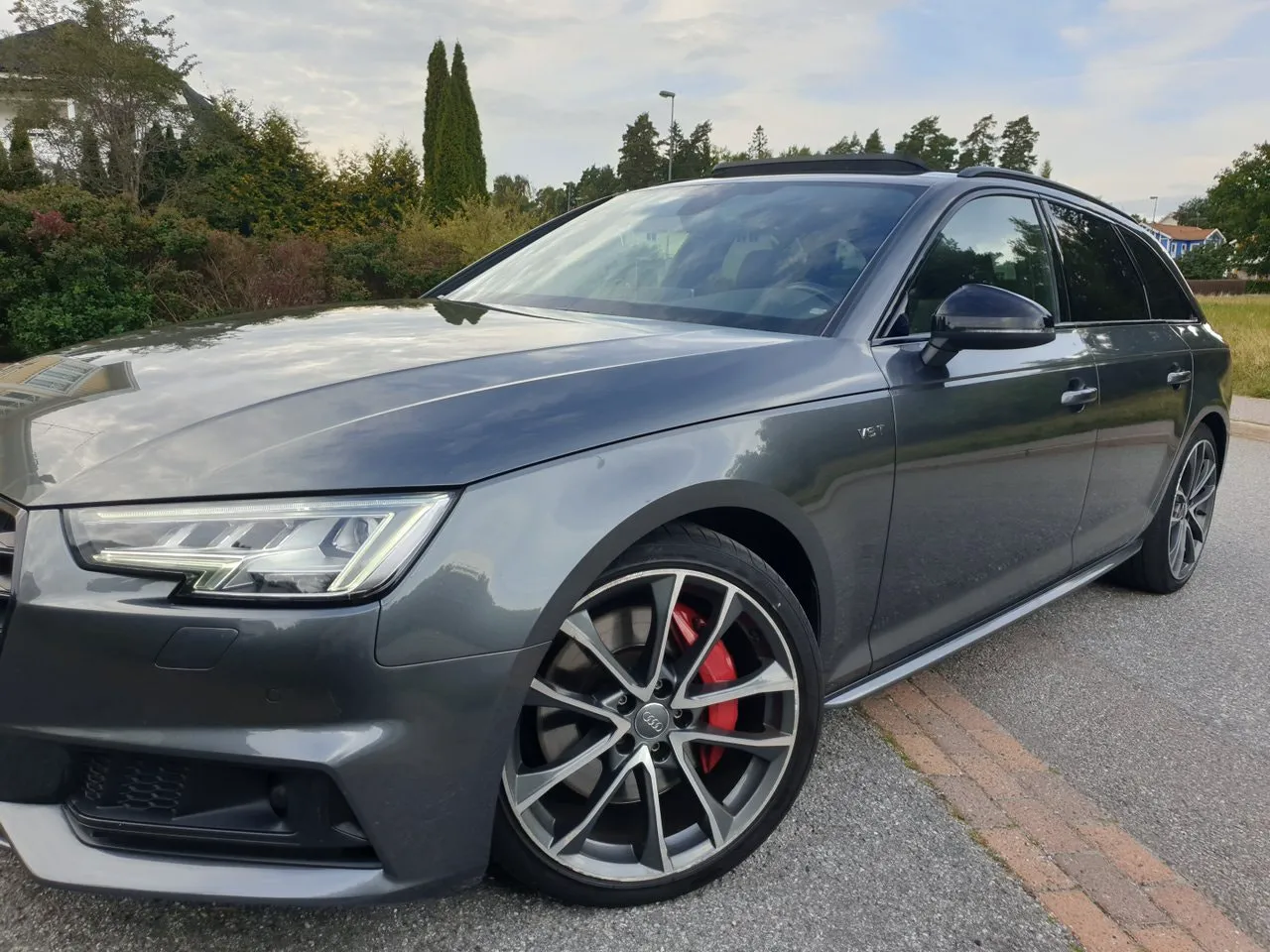 Vehicle image 35