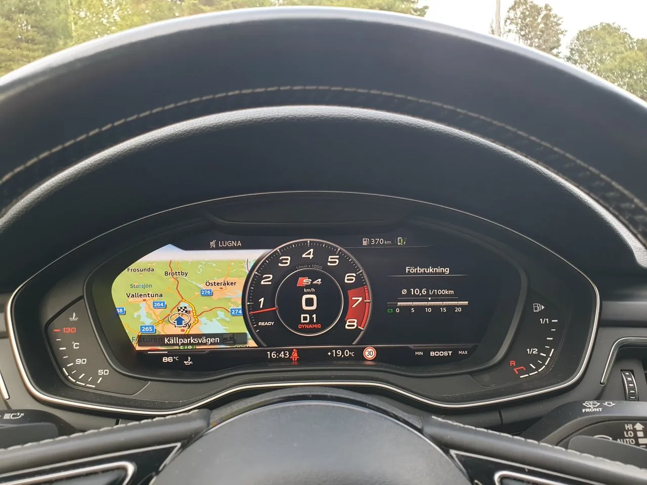 Vehicle image 28