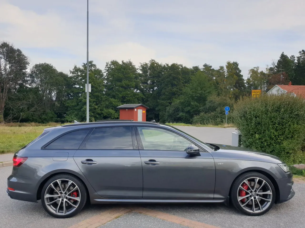 Vehicle image 34