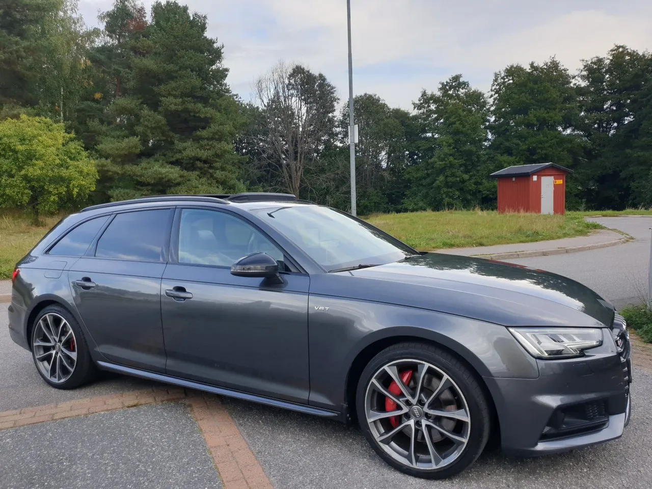 Vehicle image 26