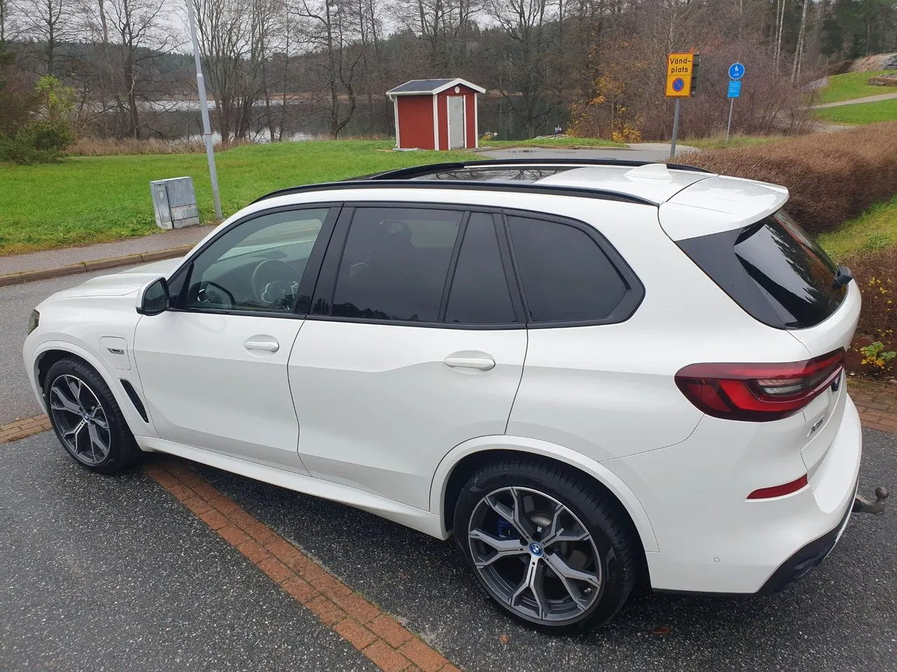 Vehicle image 27