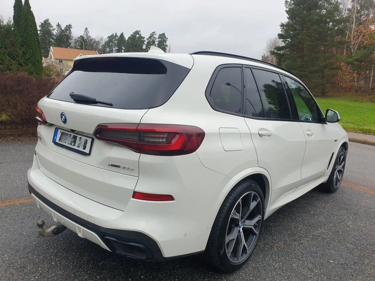 Vehicle image 24