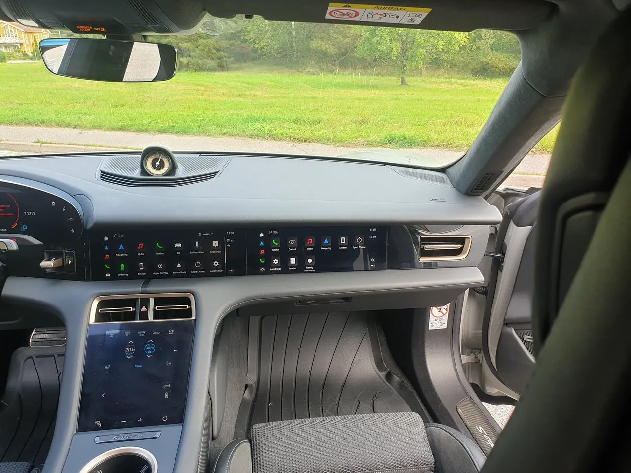 Vehicle image 30