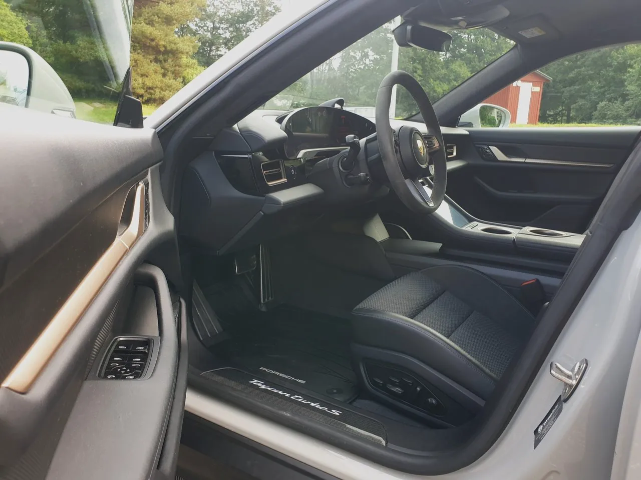 Vehicle image 32