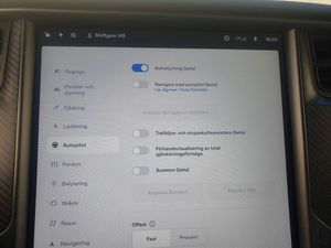 Tesla Model X bild 14