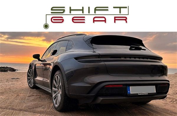 Porsche Taycan 4 Cross Turismo 5-sits Bakaxelstyrning MOMS - 2022