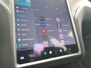 Tesla Model X bild 6