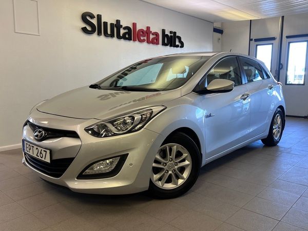 Hyundai i30 5-dörrar 1.6 CRDi Sport B-Kamera 0.37 L/Mil S/V hjul - 2014