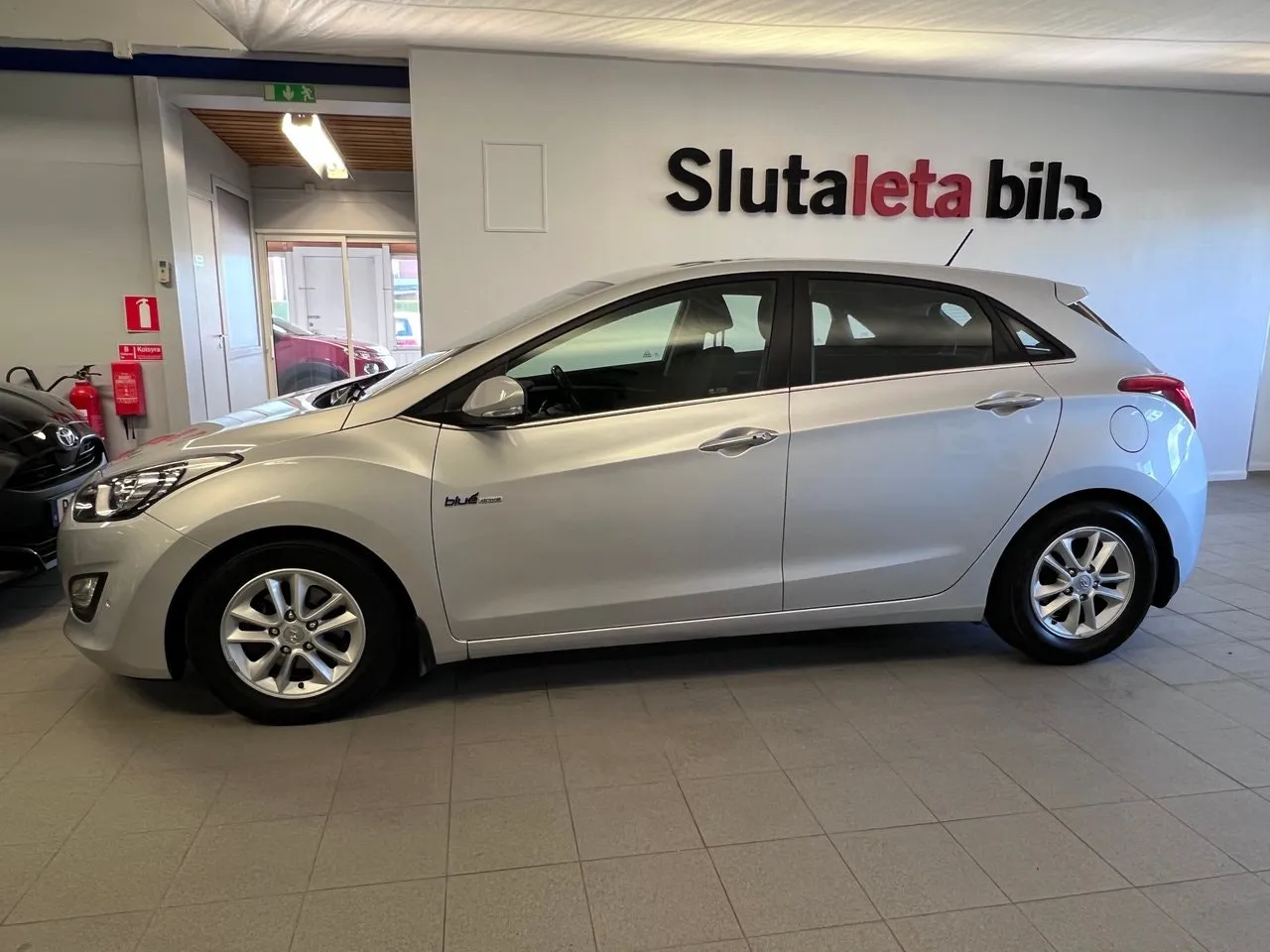 Vehicle image 13