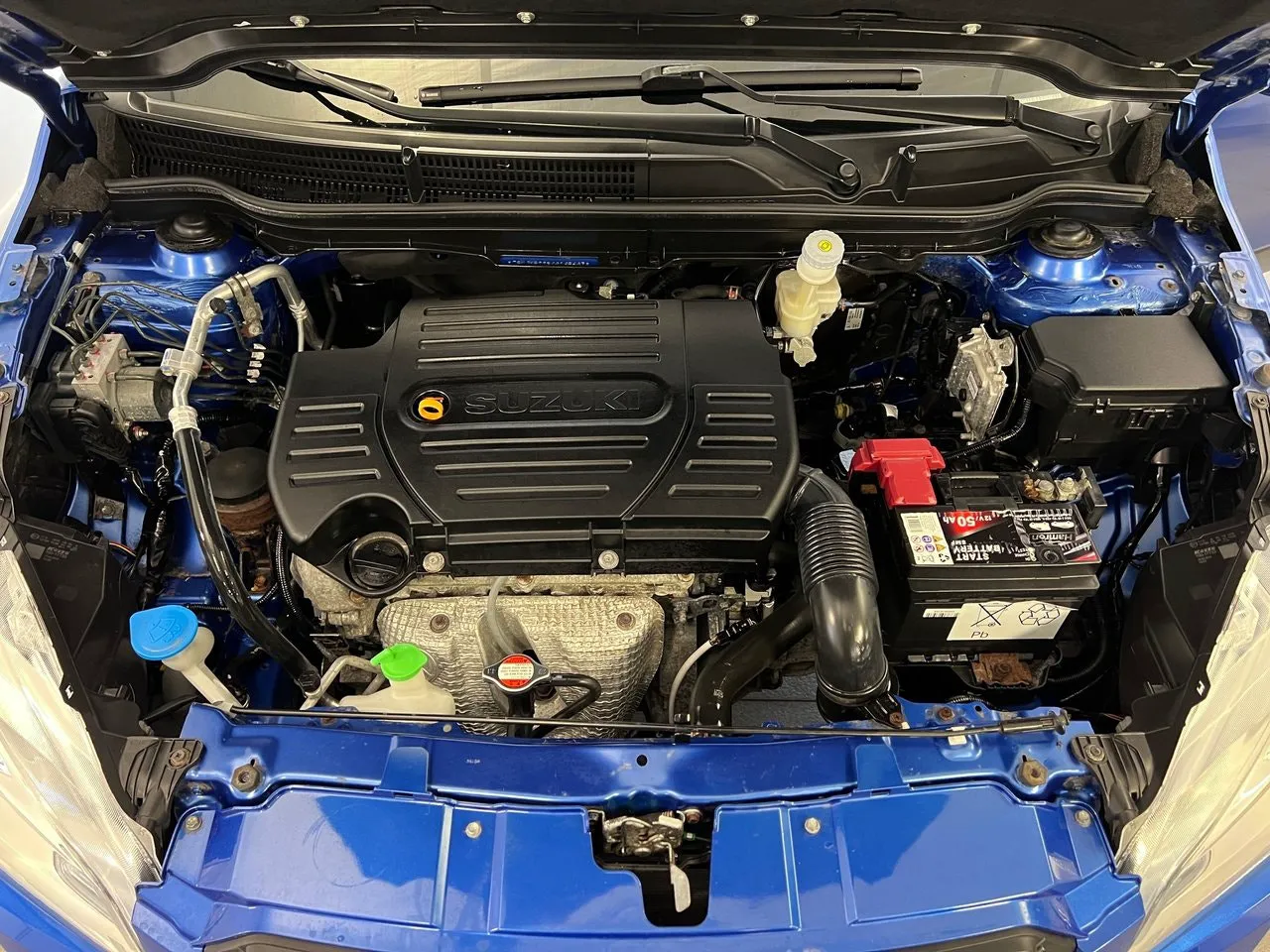 Vehicle image 14