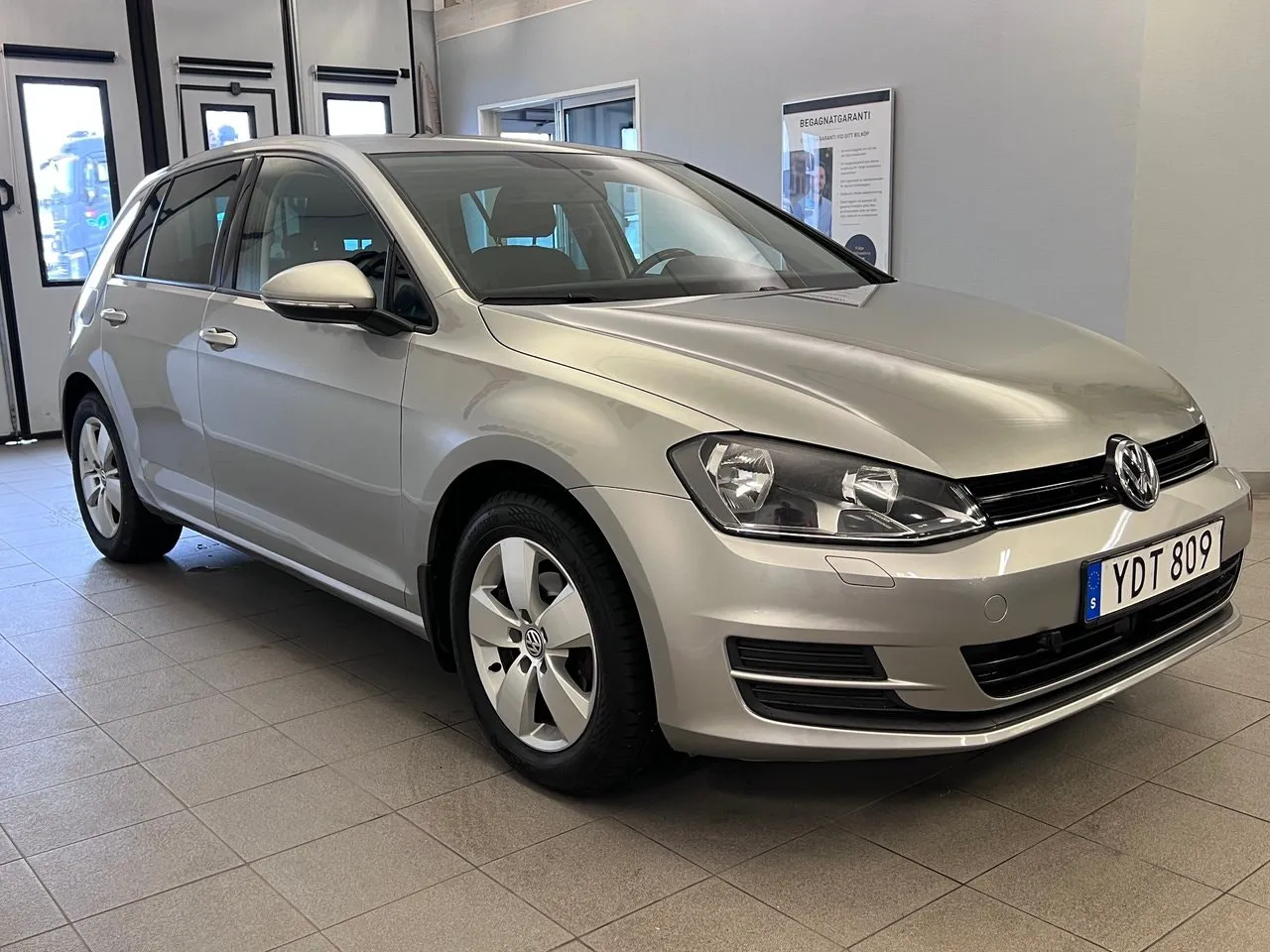 Vehicle image 4