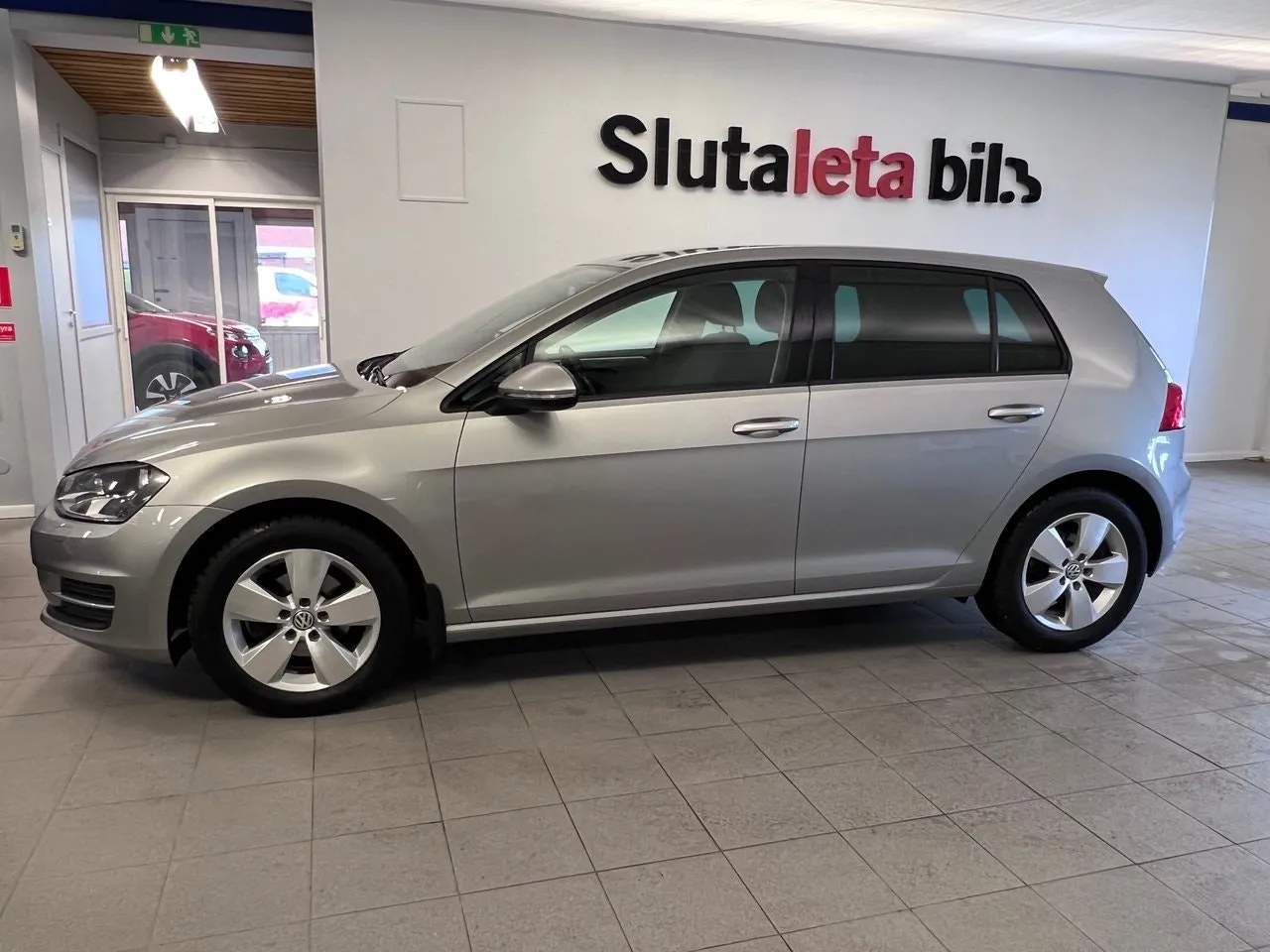 Vehicle image 9