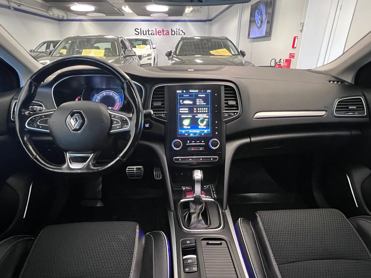 Vehicle image 14