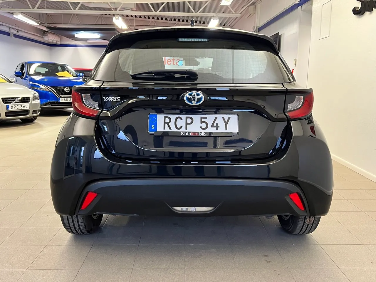 Vehicle image 5