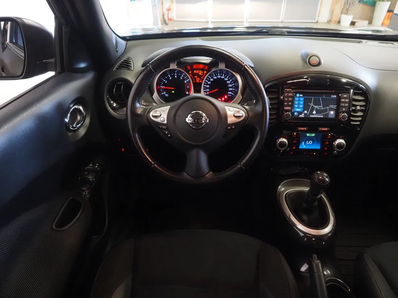 Vehicle image 13