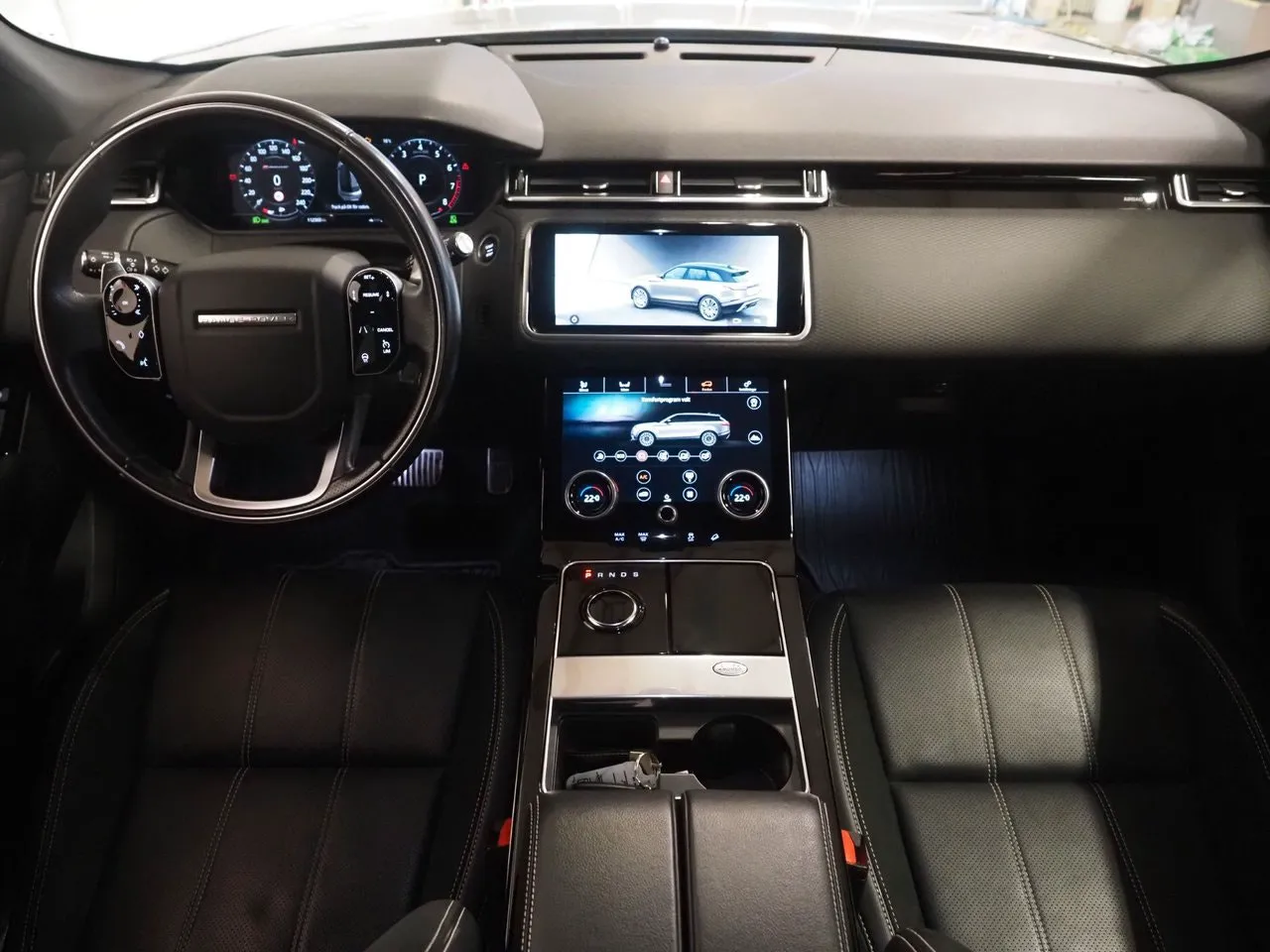 Vehicle image 10