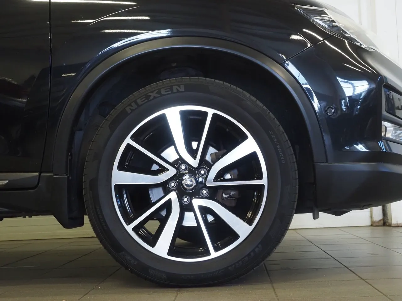 Vehicle image 7