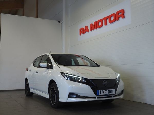 Nissan Leaf 40 kWh 150hk Acenta | Drive assist | 360° | Rattvärme - 2022