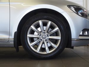 Volkswagen Passat bild 8