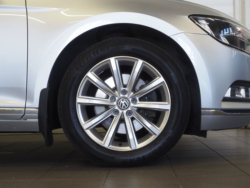 Volkswagen Passat bild 8