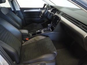 Volkswagen Passat bild 11