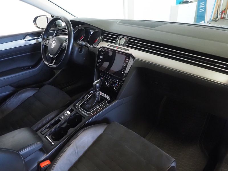 Volkswagen Passat bild 10