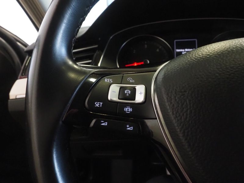 Volkswagen Passat bild 18