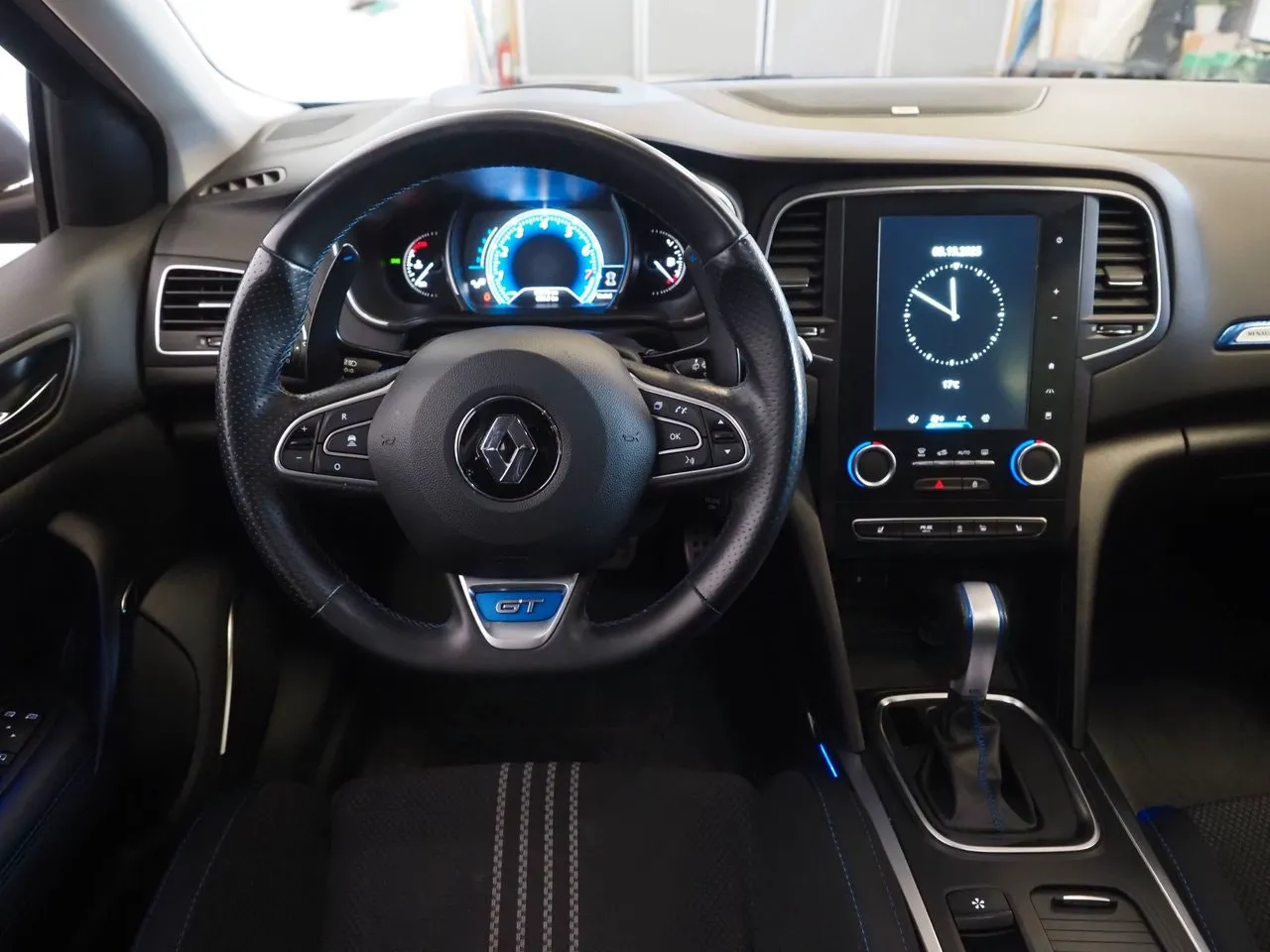 Vehicle image 14