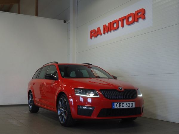 Skoda Octavia Kombi RS 2.0 TSI 220hk Dragkrok Navi P-Värm PDC 19" - 2015