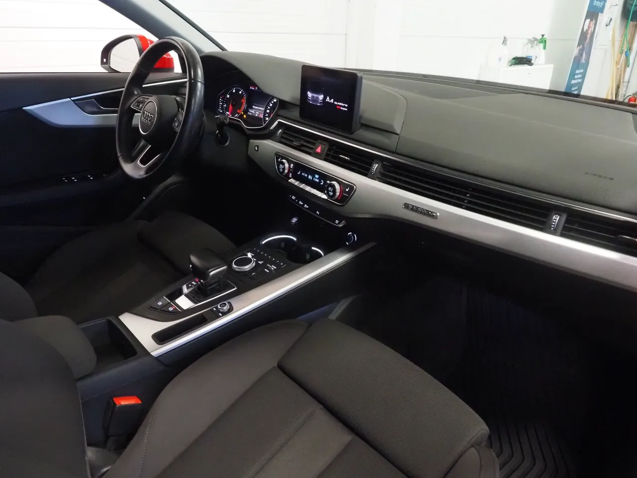 Vehicle image 14
