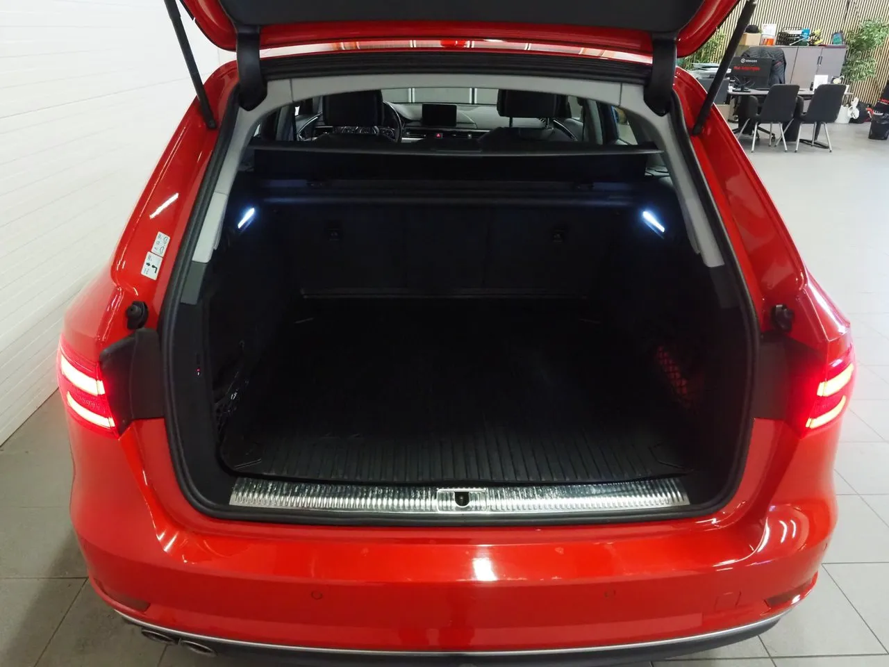 Vehicle image 8