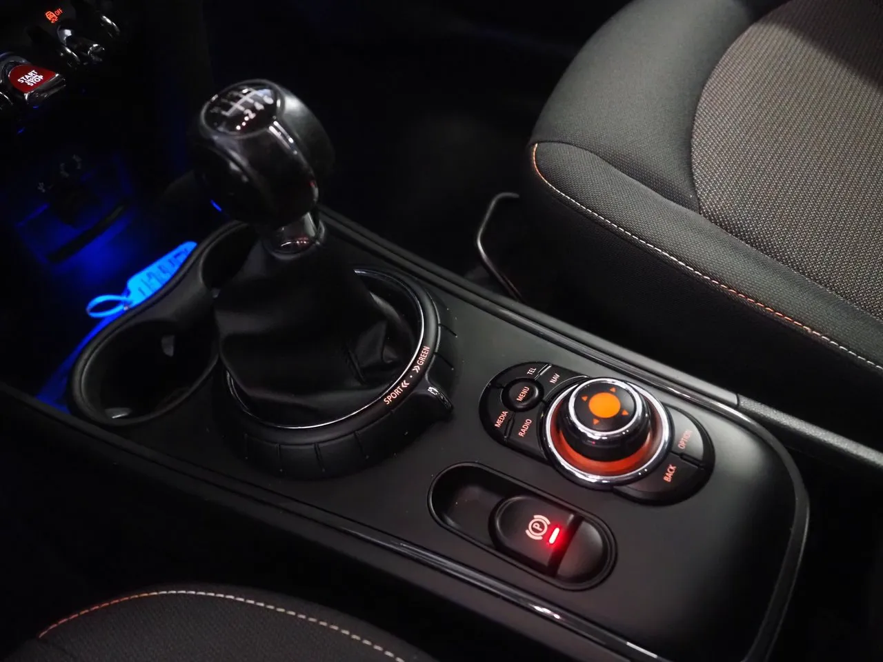 Vehicle image 21