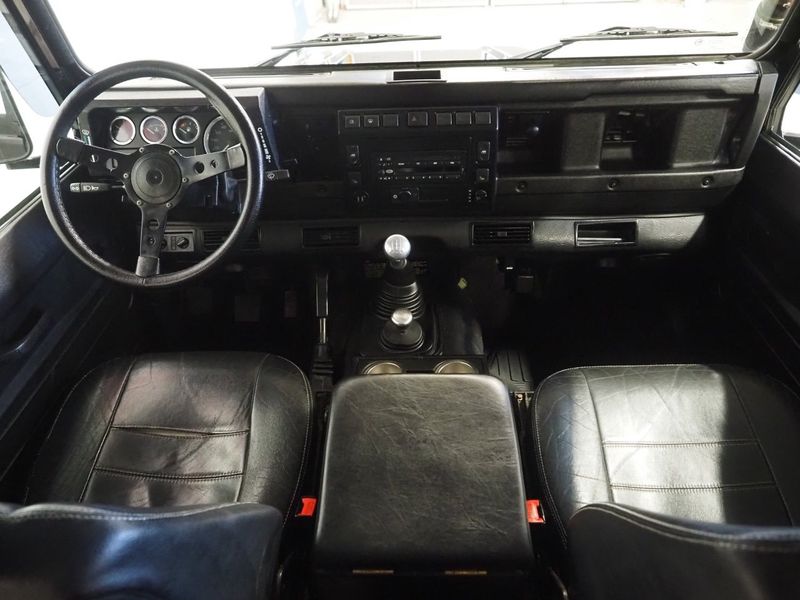 Land Rover Defender bild 13