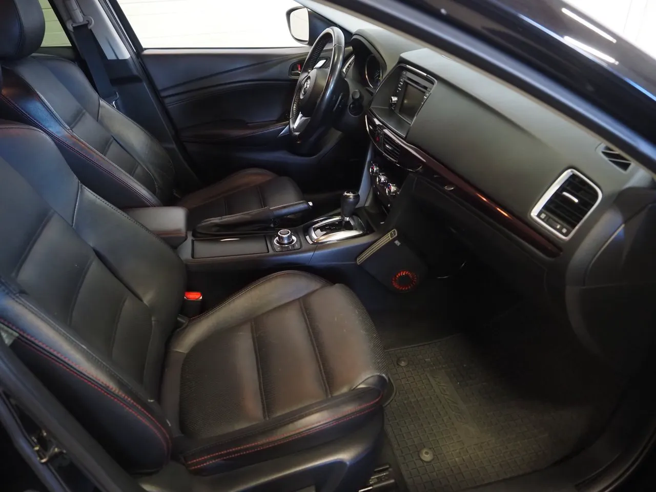 Vehicle image 8