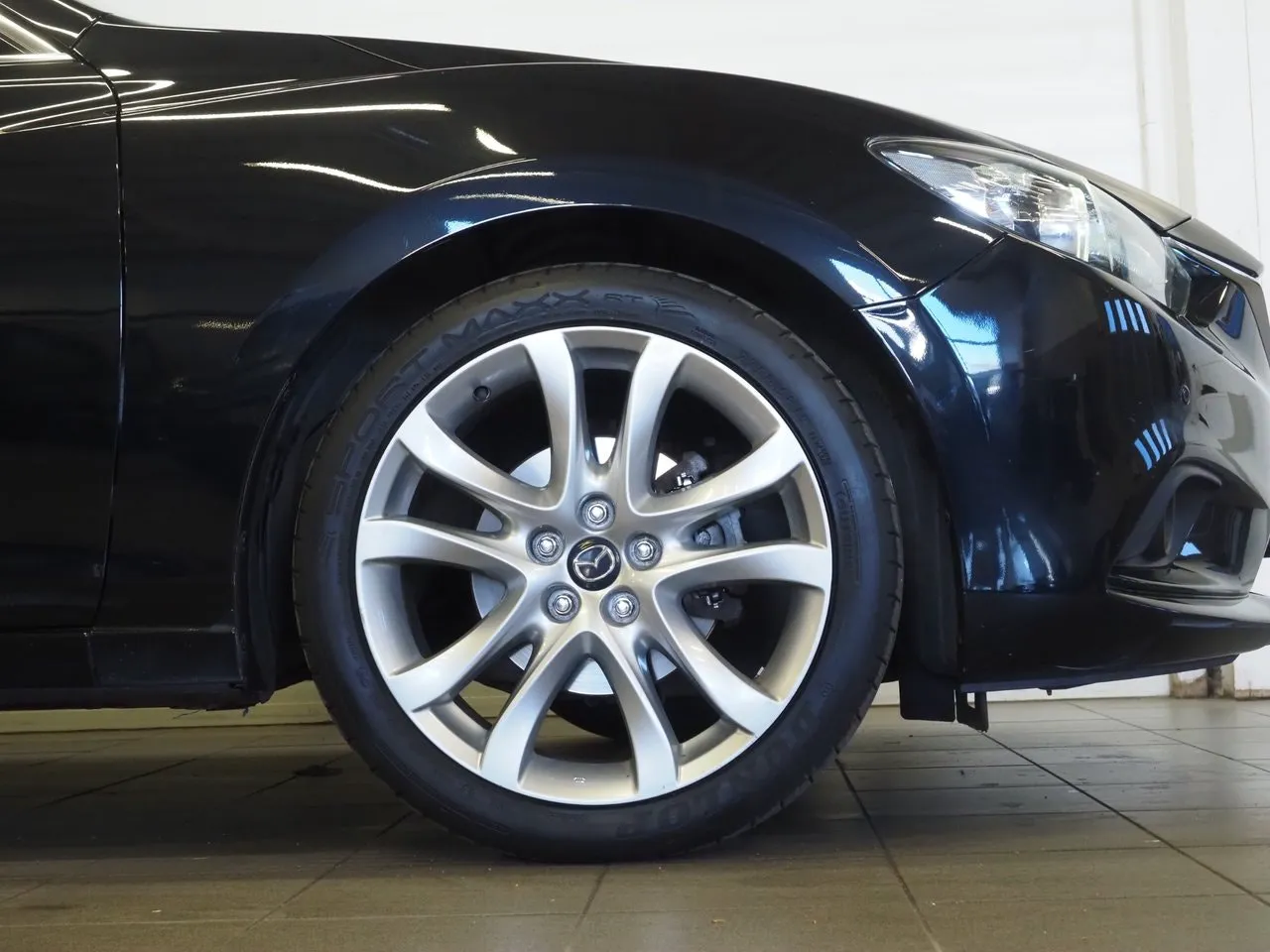 Vehicle image 7