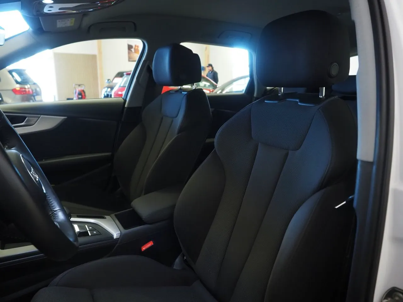 Vehicle image 16