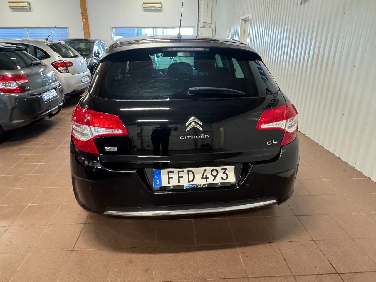 Vehicle image 3
