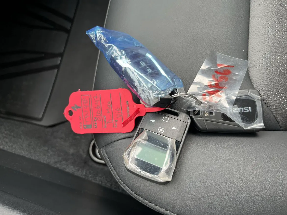 Vehicle image 13