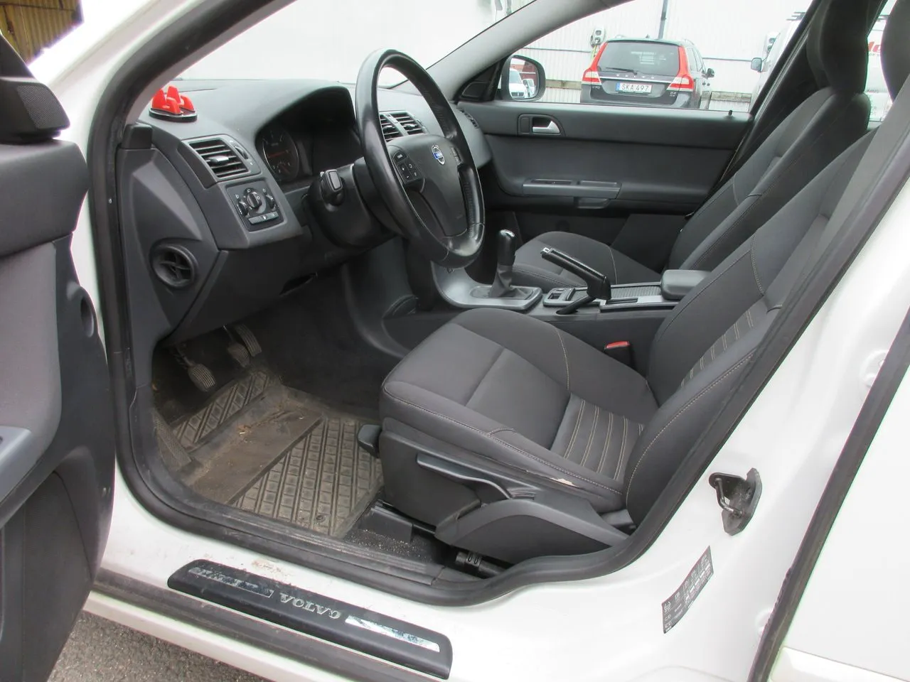 Vehicle image 8