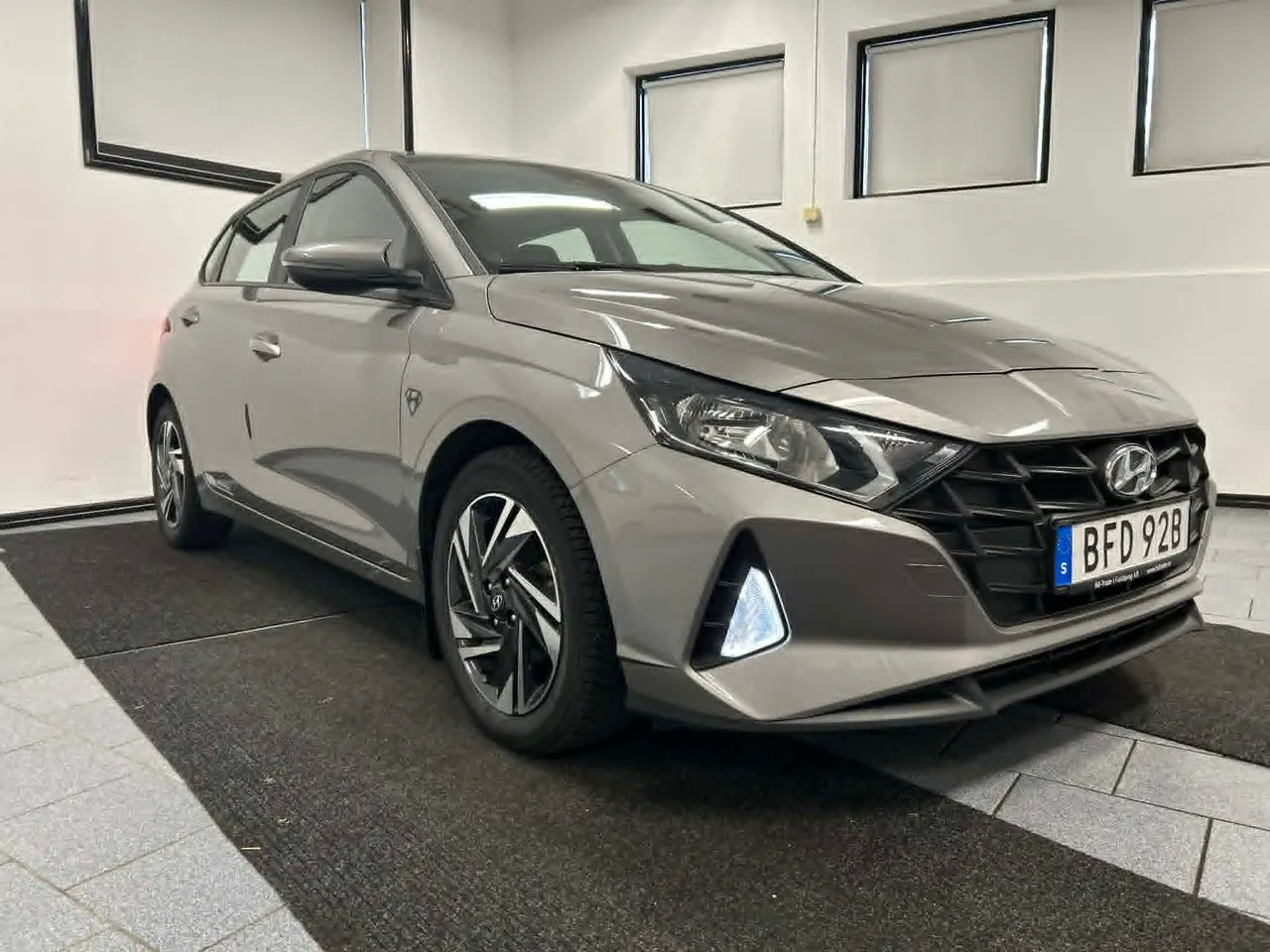 Vehicle image 2