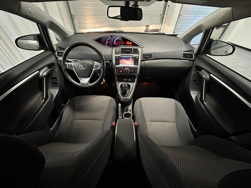 Toyota Verso bild 8