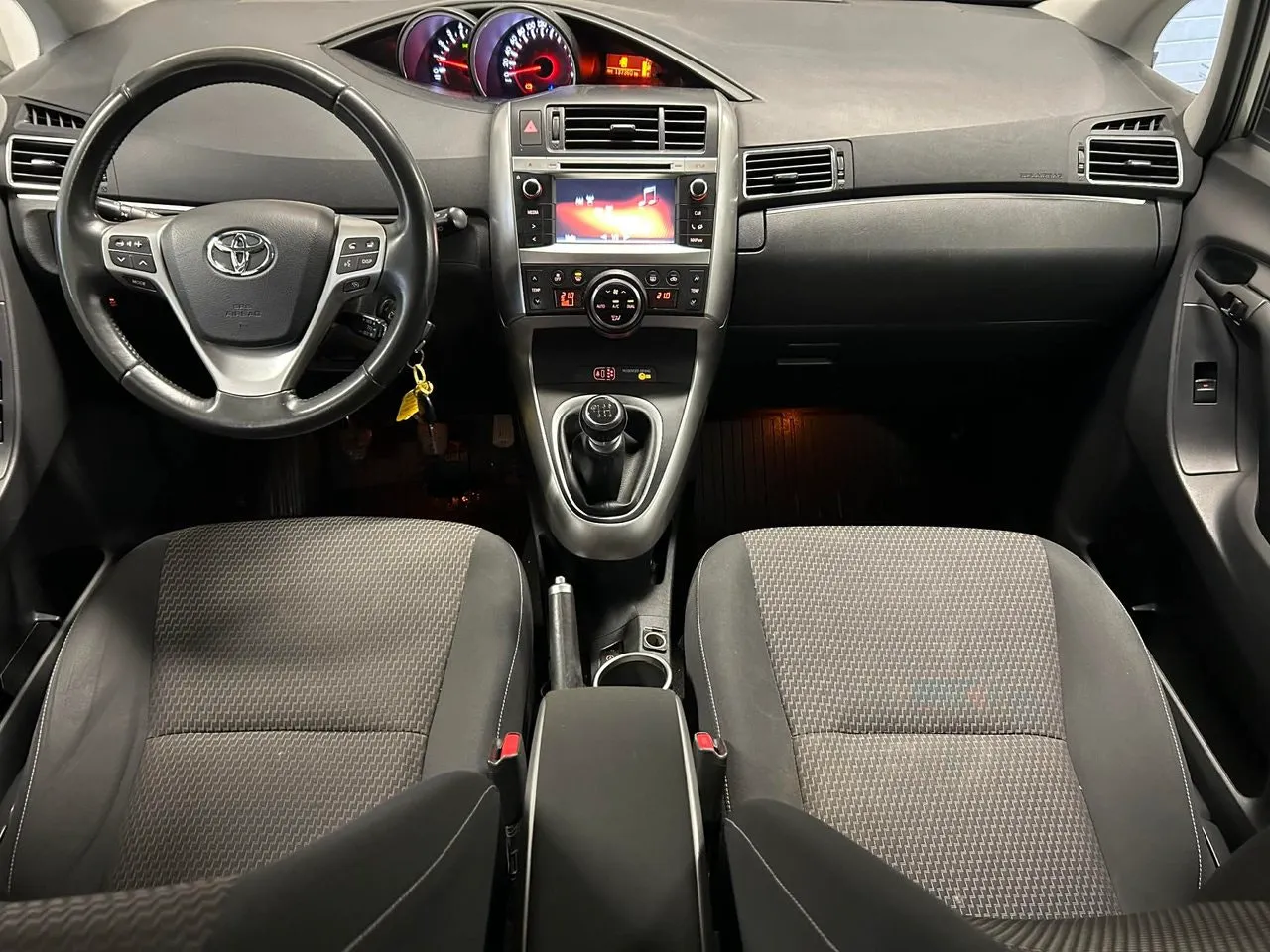 Vehicle image 8