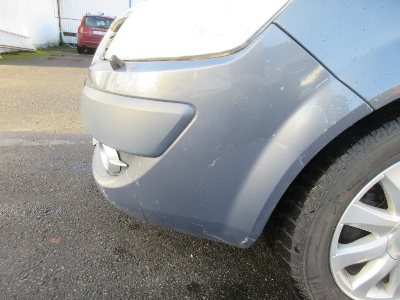 Vehicle image 16