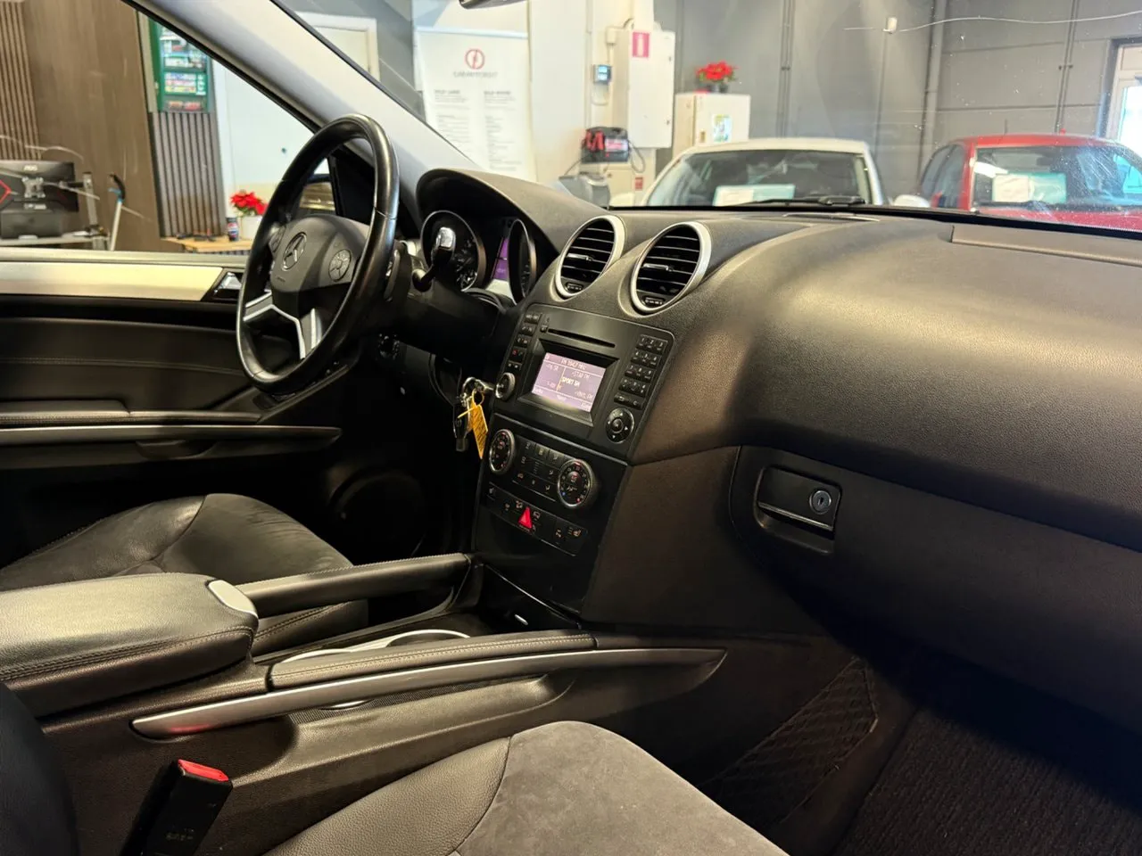 Vehicle image 22
