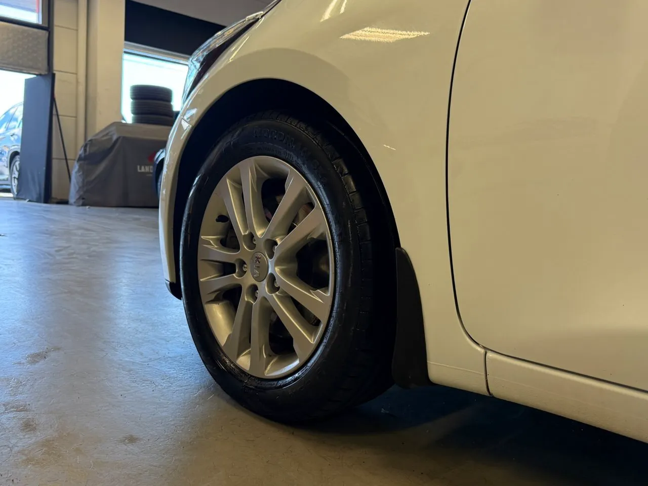 Vehicle image 7