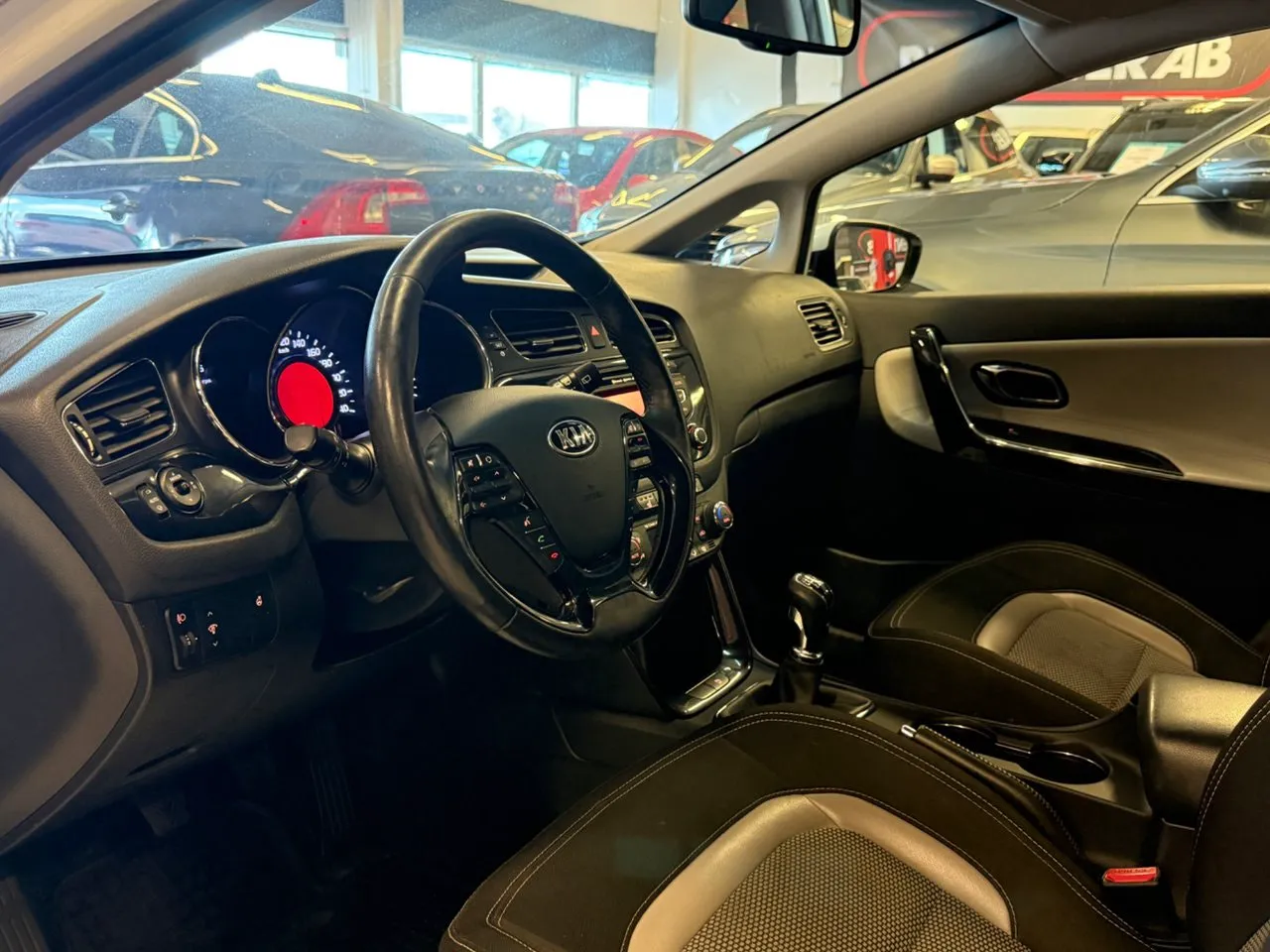 Vehicle image 15